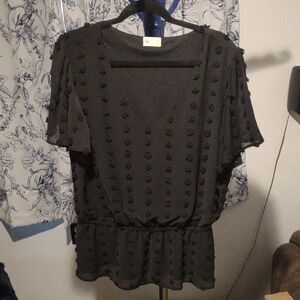Junior's Size XXL So Black Textured Top